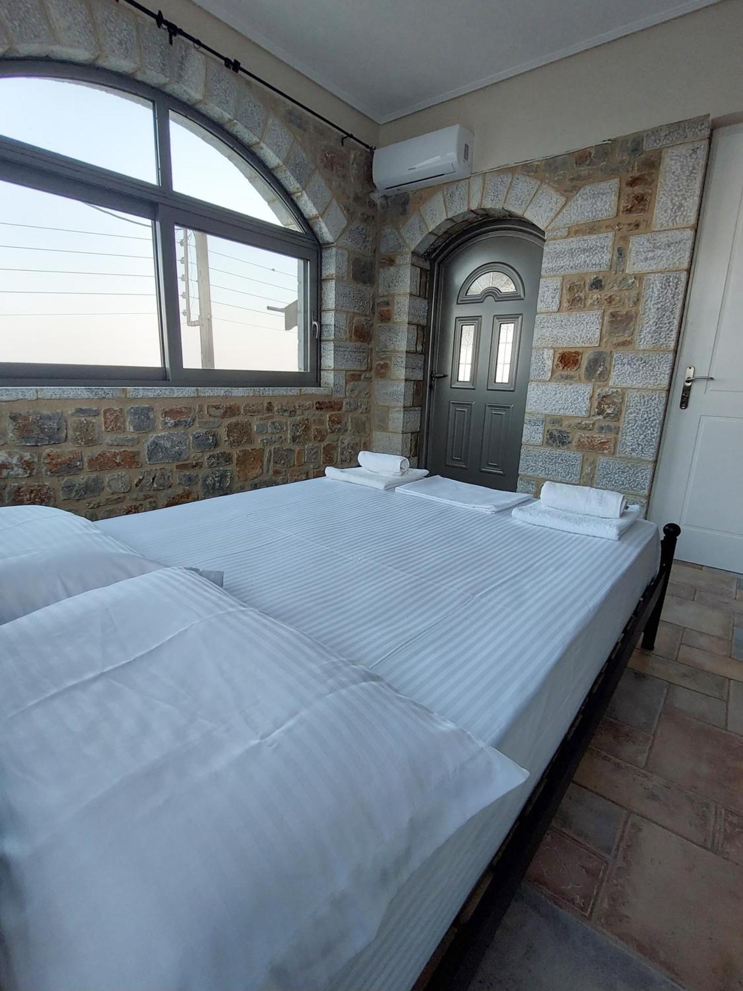 Golden Sunrise Apartman Gíthio Kültér fotó